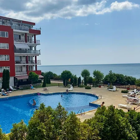 In Marina View Noks Grand Apartman Elenite